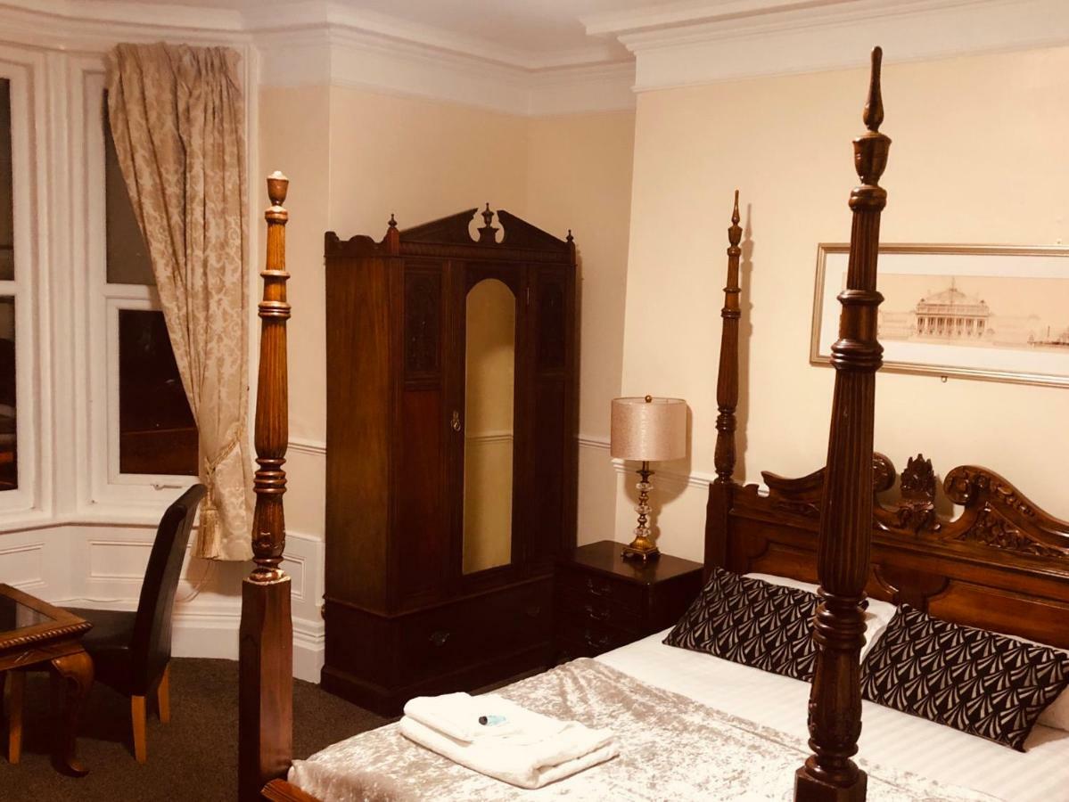 The Manor Hotel Лландидно Екстер'єр фото